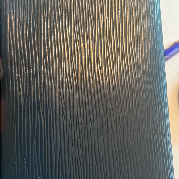 Blue LV Epi Sarah Wallet - Picture 7 of 7